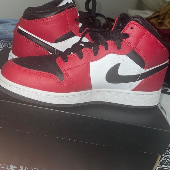Jordan 1 Mid